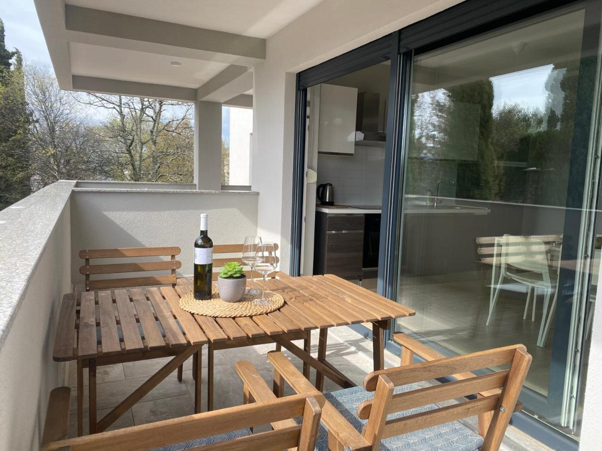 M Plus Residence Pinezići Εξωτερικό φωτογραφία
