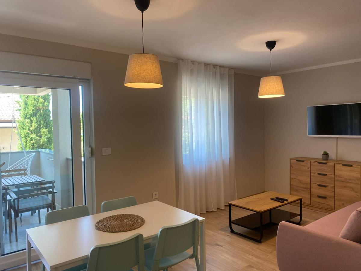 M Plus Residence Pinezići Εξωτερικό φωτογραφία
